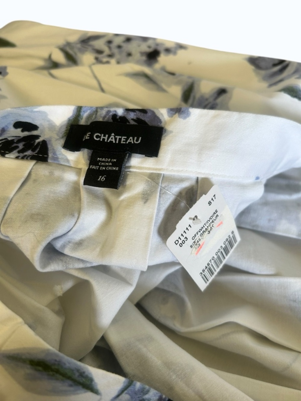 Le Chateau Floral A-Line Pleated Skirt - Blue & White - Size 16 - Picture 5 of 5